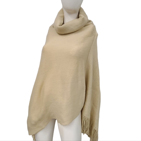 New with Tags Young USA Cream Cowel Neck Fringed Poncho One Size - Picture 2 of 9
